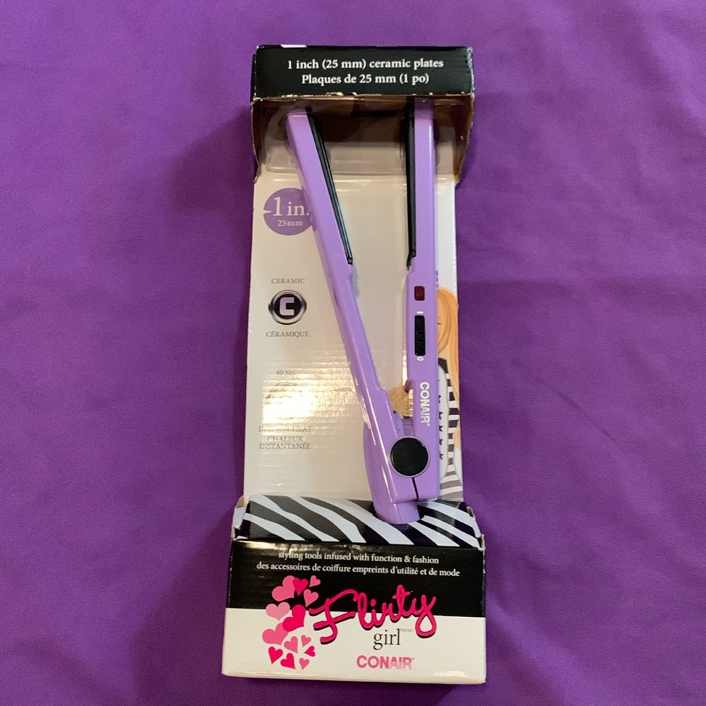 Brand new in the box Flirty girl conair flat iron